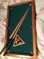 Tisch Billiard Spiel aus Holz mit Kö und Kugeln Frankfurt am Main - Westend Vorschau