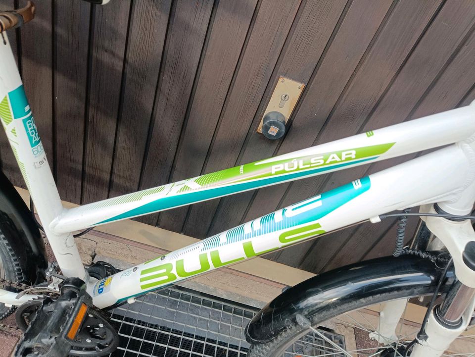 26 Zoll Bulls Fahrrad. 21 Gänge. 51 size. Nabendinamo in Freiburg im Breisgau