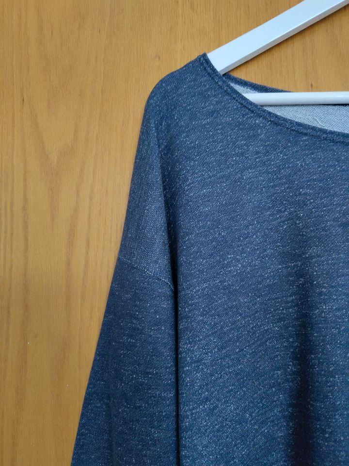 Schöner Pullover in blau in Wittendörp