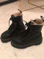 Dr. Martens Jadon Leder Plateaustiefel mit Kunstfellfutter Niedersachsen - Damme Vorschau