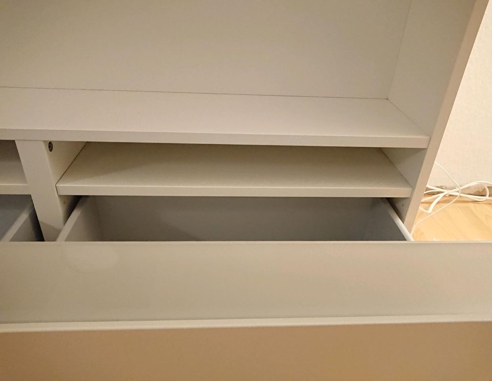 Ikea BESTA BOAS TV Fernseher Wand Schrank weiß UPPLEVA Halter in Lingen (Ems)