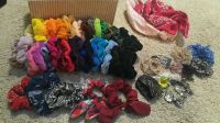 Scrunchies Box mit neuem Haarschmuck Tücher Haarspangen Sachsen - Radebeul Vorschau