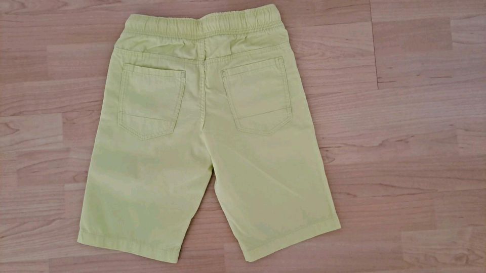 Gr. 128, Bermudas, Shorts, kurze Hose, in Frankfurt am Main