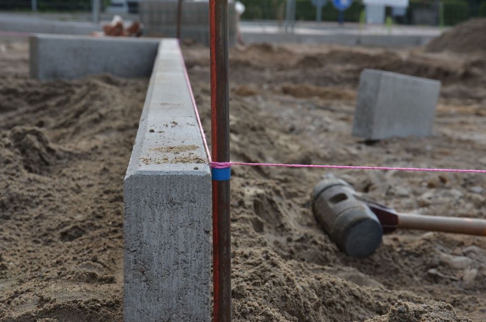 Gartengestaltung GaLa Bau Zaunbau Terrassen Teichbau Rollrasen in Burgdorf