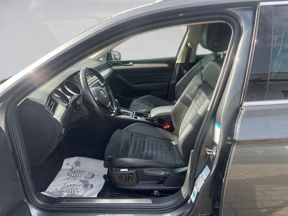 Volkswagen Passat Variant 2.0 TDI 4Motion BMT Highline/ Nav in Niedergebra