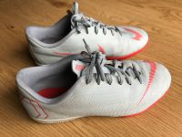 Nike Hallenschuhe, Fußballschuhe Gr.38 Nordrhein-Westfalen - Höxter Vorschau