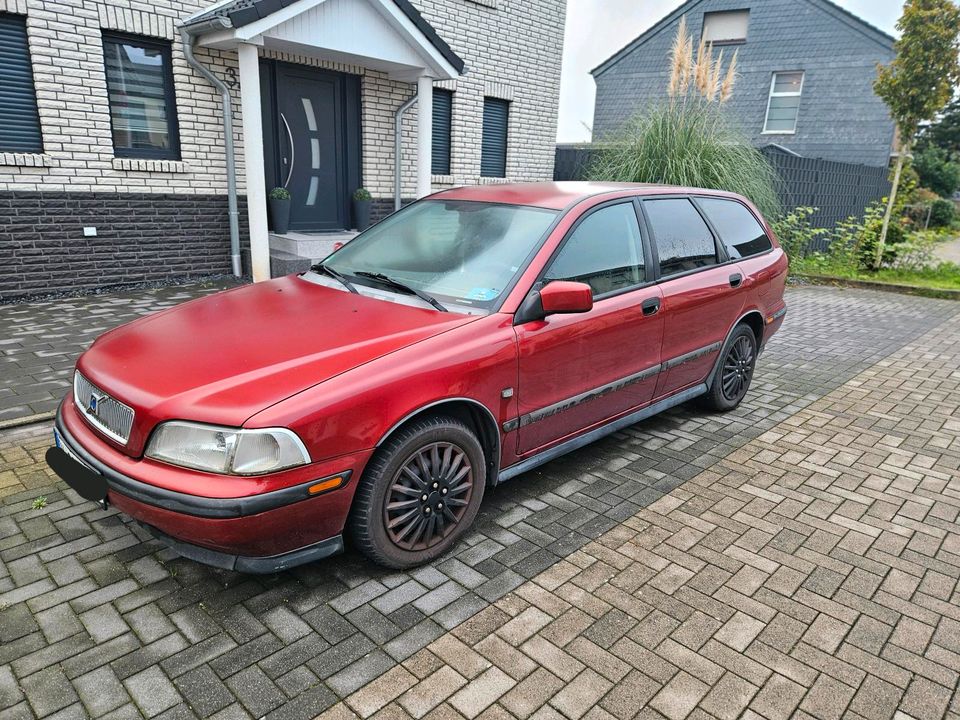 Volvo V40 Kombi in Kamp-Lintfort