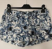 SHORTS WEISS BLAU BLUMEN GR.36/S NEUWERTIG Bayern - Gilching Vorschau