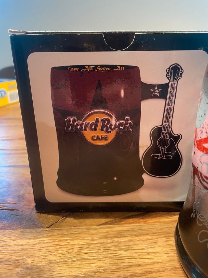 Hard Rock Café Munich Krug Tasse mit Gitarre NEU OVP in Kirchseeon