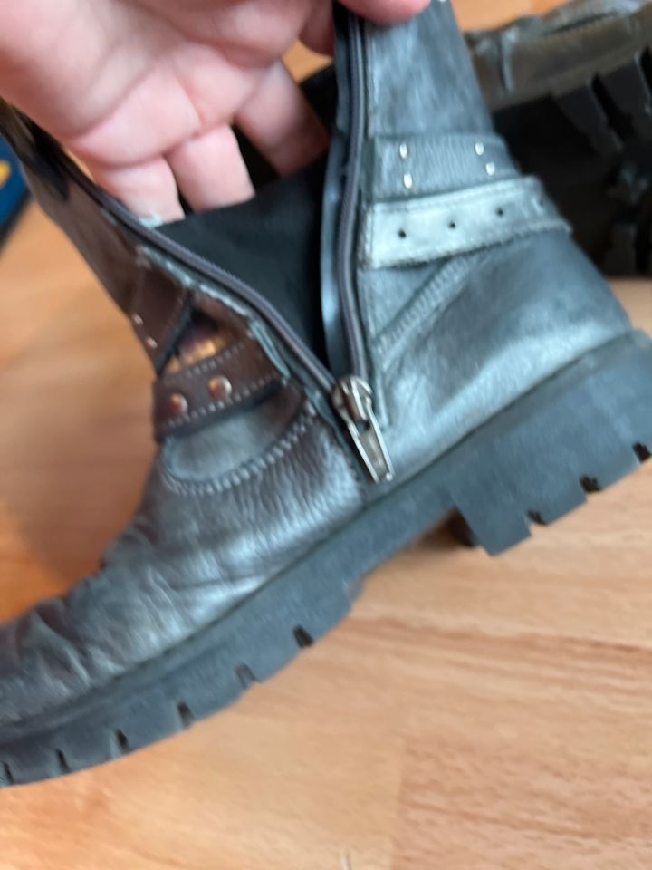 Primigi grau Stiefelette dünn gefüttert Leder Boots Gr 35 in Berlin