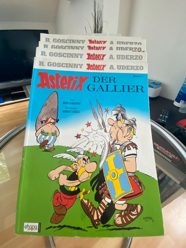 Asterix Comics Band 1-33 + Sonderband / R. Goscinny & R. Uderzo in Reinbek