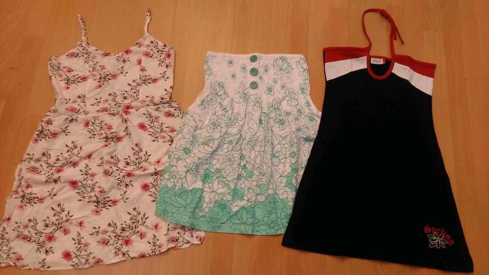 3 Damen Kleider Gr.XS Trägerkleid, Tunika, Kurzkleid, Rock in Hameln