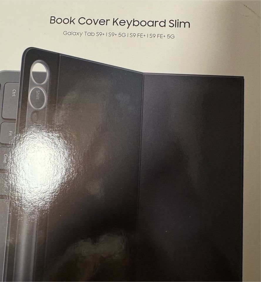 Book Cover Keyboard Slim Samsung in Düsseldorf