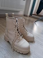 Stylische beige Stiefeletten von Karl Kani in Größe 39. Häfen - Bremerhaven Vorschau