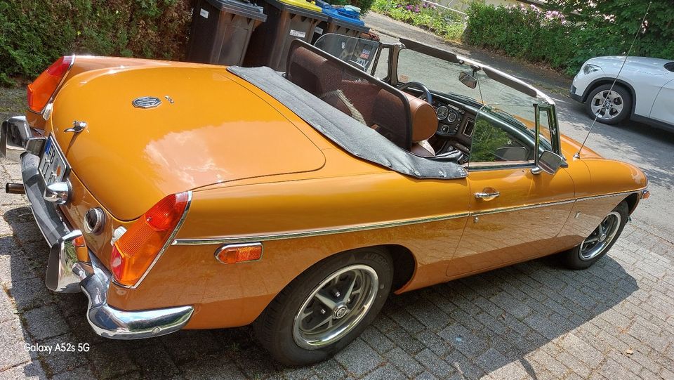 Oldtimer MGB Chrom 74 in Ulrichstein