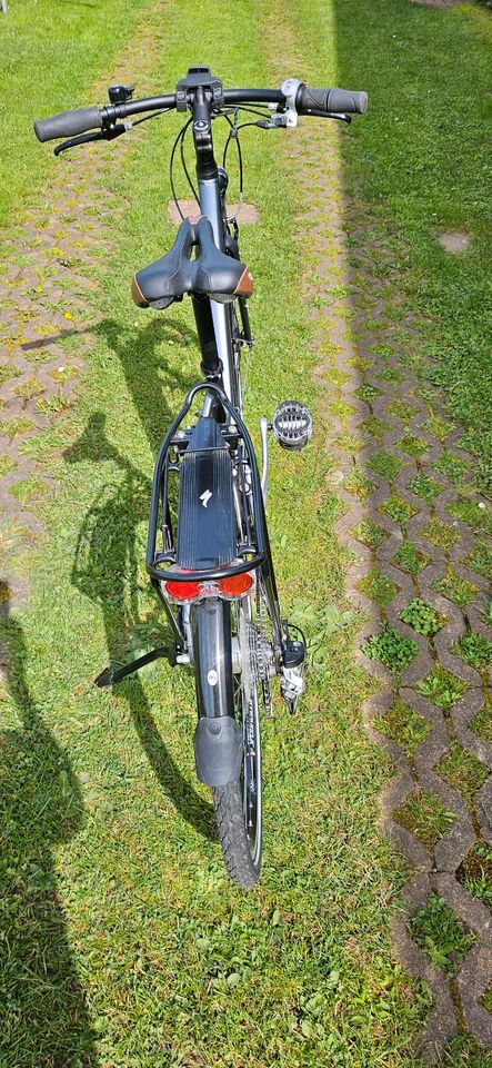 Damen Trekking-Fahrrad Specialized in Gedern