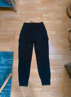 sporty Cargo Hose tiefschwarz S 36 chic jogger legere Nordrhein-Westfalen - Soest Vorschau