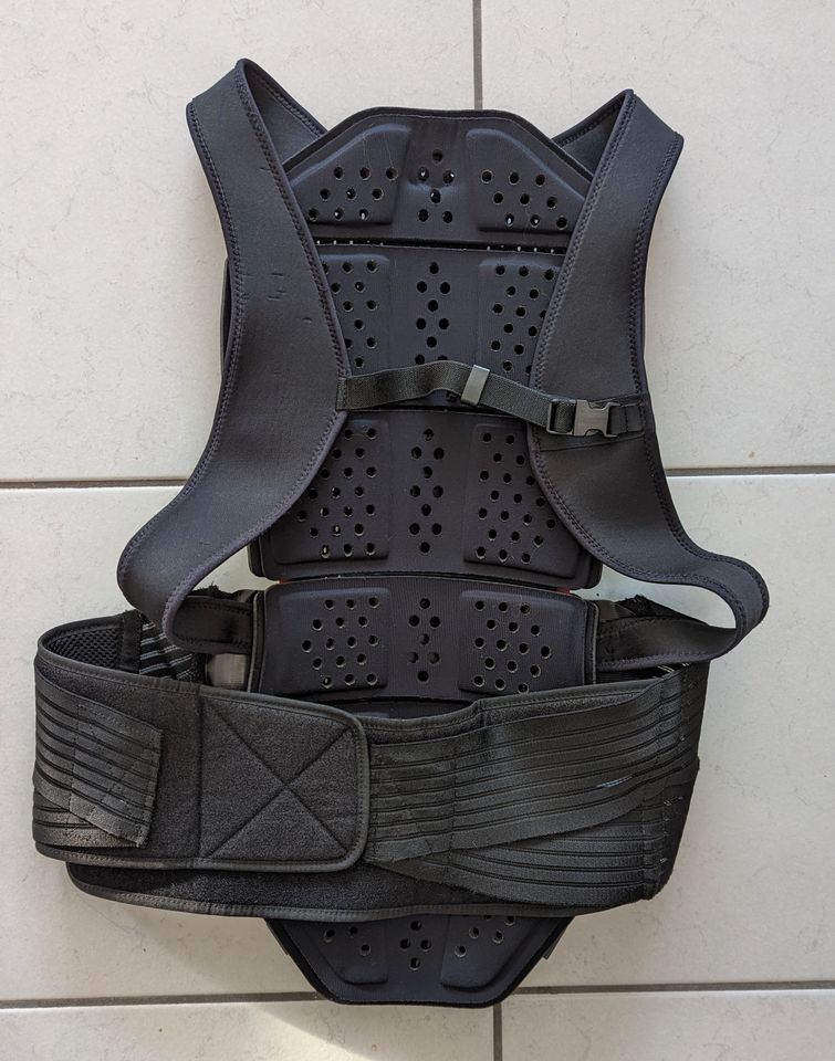 DAINESE MANIS D1 RÜCKENPROTEKTOR Level 2 * S 55 / 160 - 175 cm in Ehrenkirchen