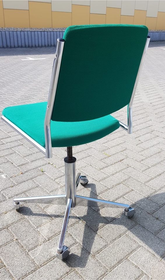 MIDCENTURY Bürostuhl Sessel Rollen retro vintage 60er Chrom in Berlin
