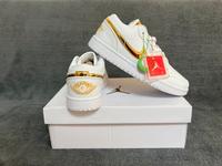 Nike Air Jordan 1 Retro Niedrig Weiß Metallic Gold Größe 41 Hessen - Obertshausen Vorschau