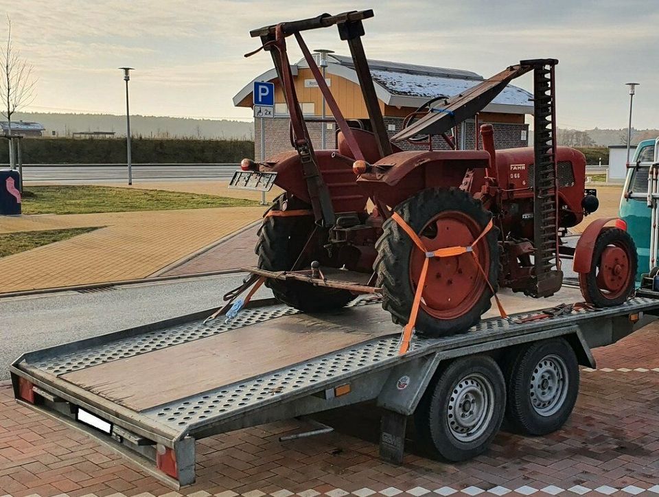 Überführung von PKW, Oldtimer und kleinen Traktoren - Transport in Wittenberge