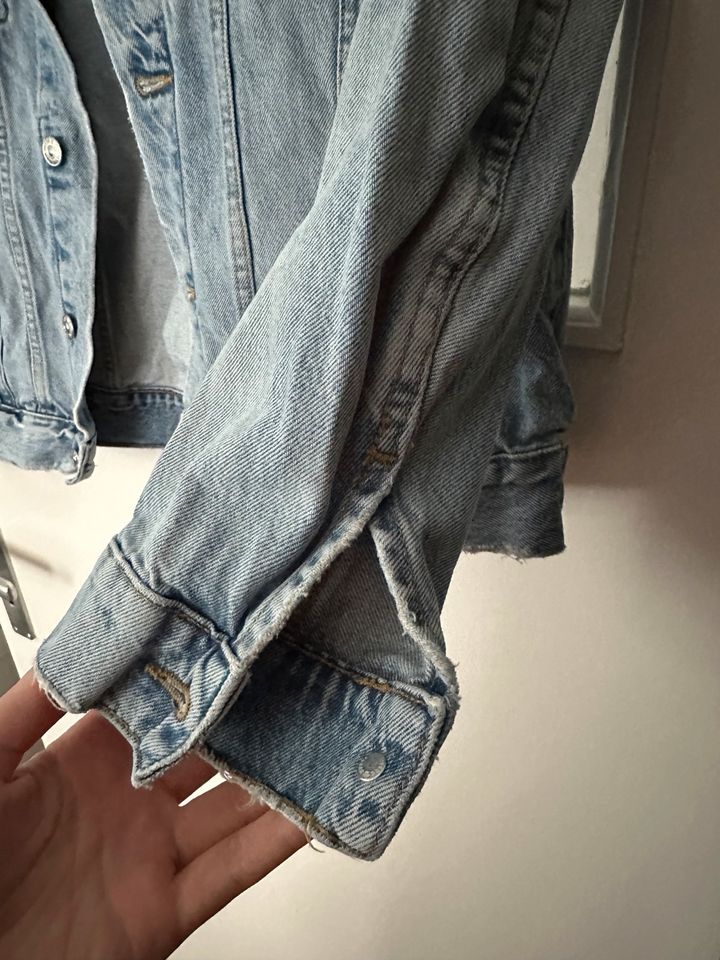 H&M jeans Jacke Größe 40 in Berlin