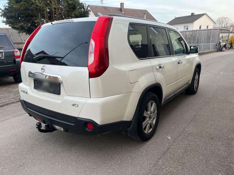 Nissan X-Trail (1.Hand) 8 fach mit TÜV , VOLLAUSTATTUNG in Rottenacker