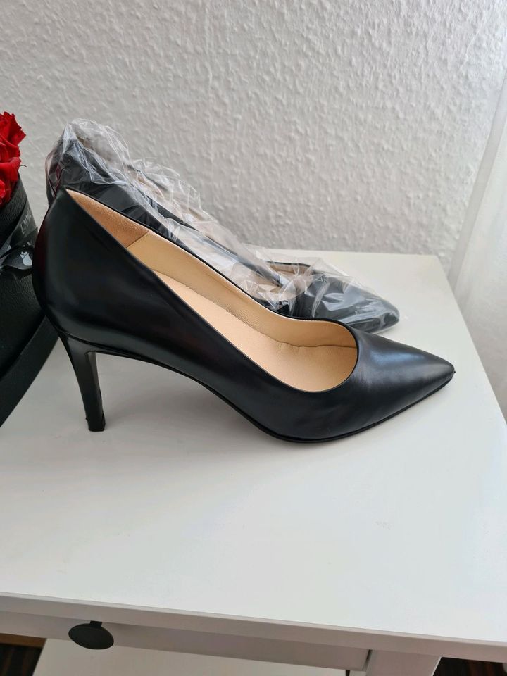 Neu. Leder Pumps. Nappaleder. Schwarz. The Mercer N.Y in Augsburg