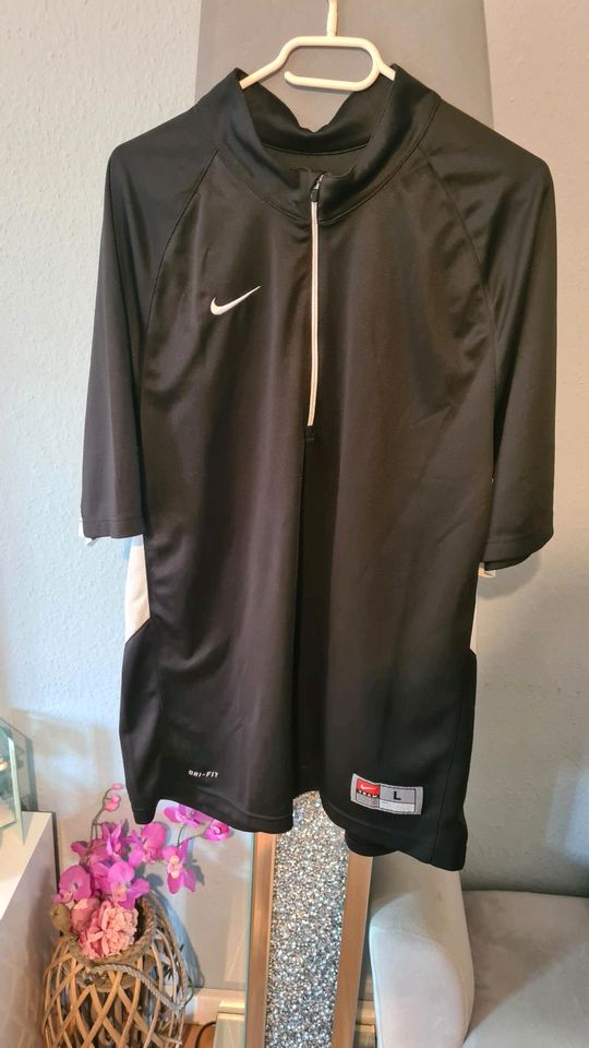 Nike Shirt Training dri fit in Hannover