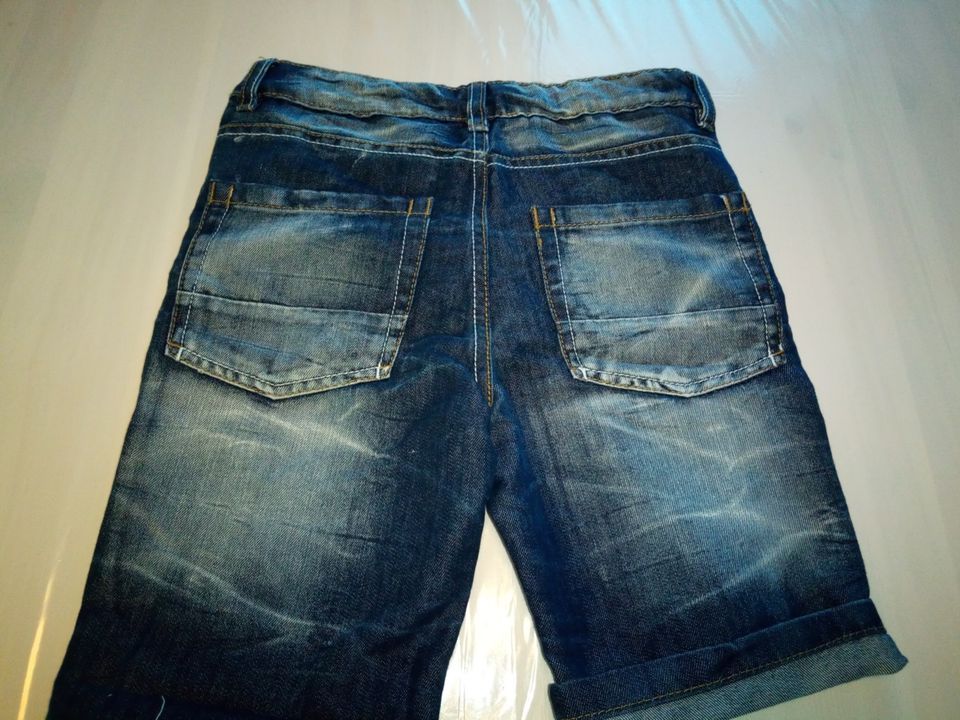 kurze Jeans, Hose, Gr. 134, NEU in Delitzsch