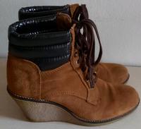 BUFFALO Wildleder STIEFELLETTE  High Heels Schuhe 41 braun Bayern - Vaterstetten Vorschau