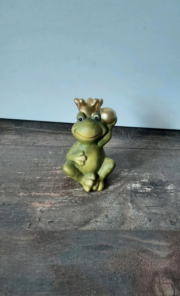 Frosch-König Deko Figur in Mainz