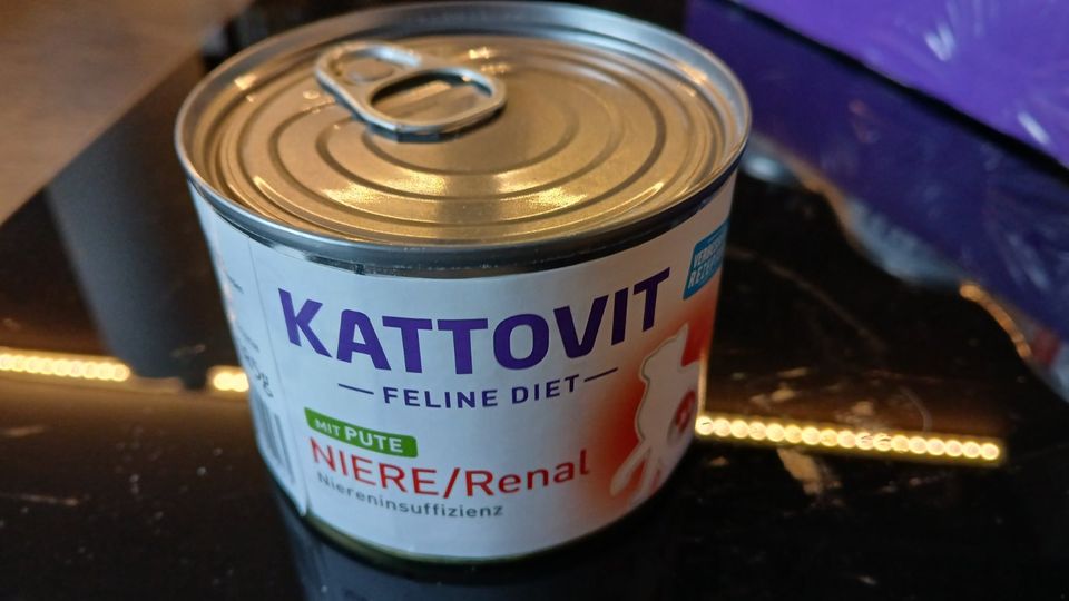 KATTOVIT Niere Renal Huhn Katzenfutter Feline Diet 8 x 185g Dose in Gütersloh