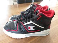 Schuhe Turnschuhe Champion Jungen schwarz Gr. 40 neuwertig Bayern - Obernburg Vorschau