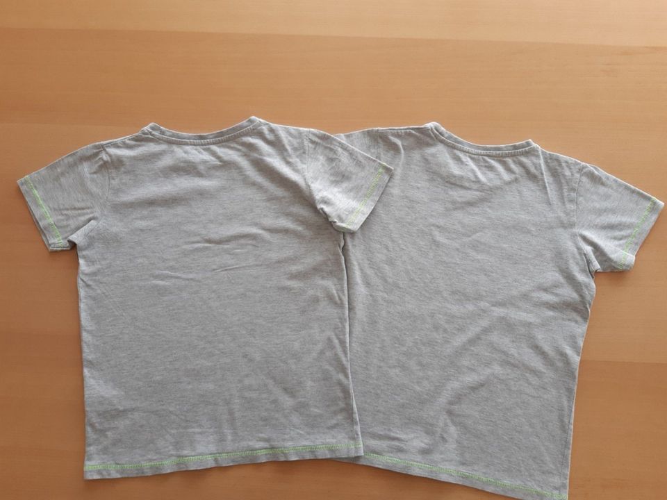 2 schöne T-Shirts in Größe 128 von Blue Seven    -Zwillinge- in Jungingen
