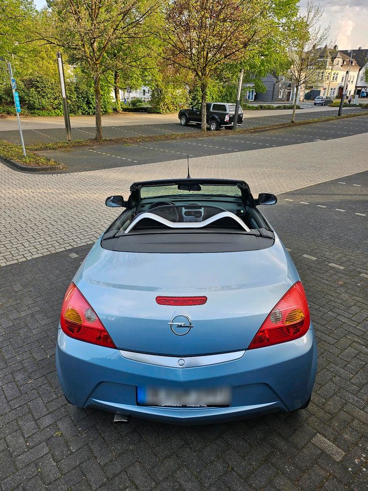 Opel Tigra 1.8 125 PS TwinTop Cabrio Klima MP3 Radio TÜV 09/2025 in Olpe