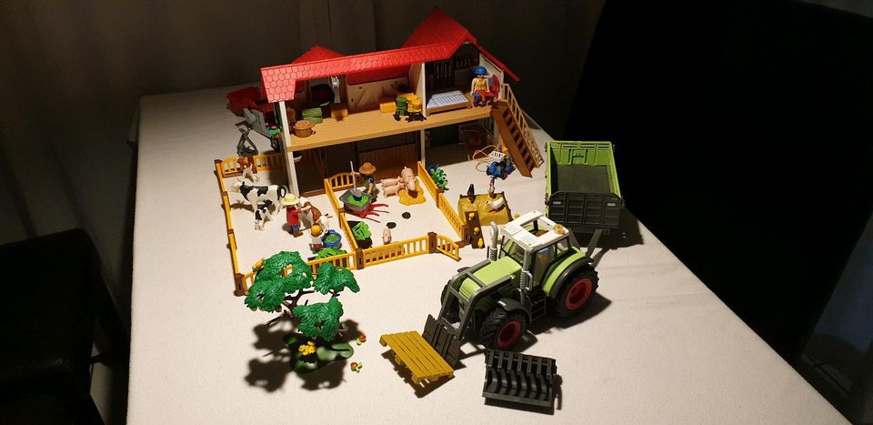 Playmobil XXL: Country großer Bauernhof & Förderband & Traktor in Neufahrn