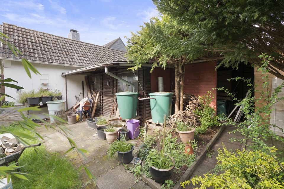 Charmantes Einfamilienhaus mit 7 Zimmern und großzügigen Garten. in Bremen