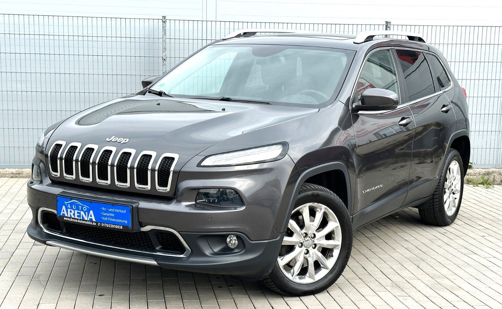 Abbildung des Autos Jeep Cherokee 4WD PANO,L…