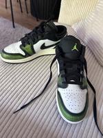 Schwarz grüne Nike Jordans in kurz Nordrhein-Westfalen - Gelsenkirchen Vorschau