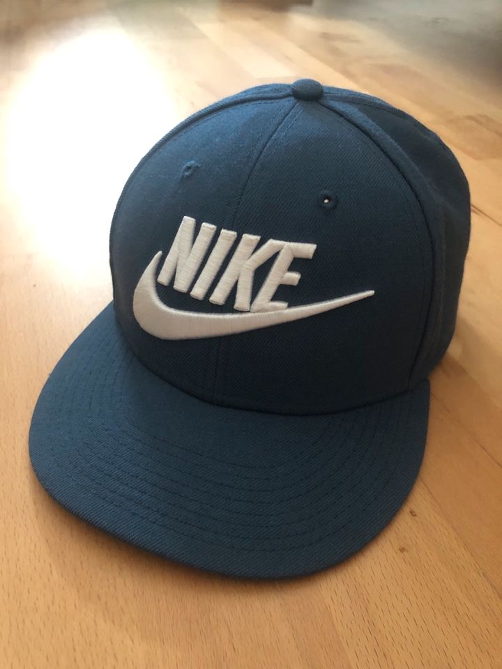 NIKE TRUE Cap wie Neu / Grau in Bad Neustadt a.d. Saale