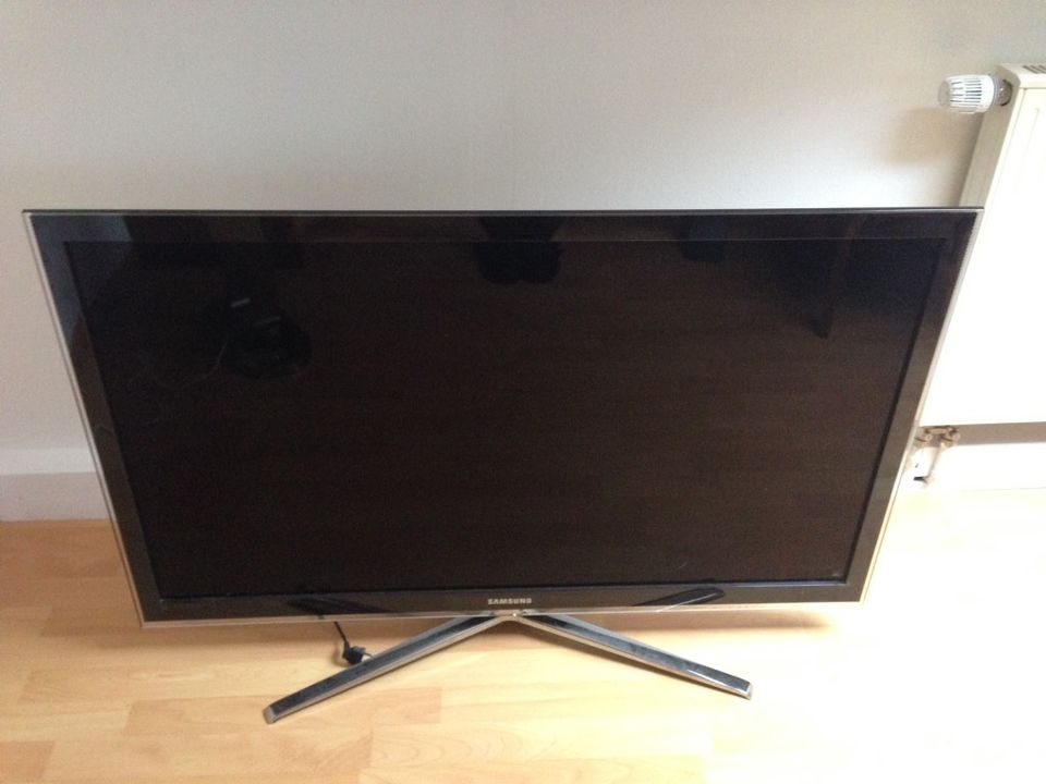 Samsung Flat TV Full HD 40 Zoll Zubehör Glas Chrom Klavierlack in Hessen -  Eschwege | Fernseher gebraucht kaufen | eBay Kleinanzeigen ist jetzt  Kleinanzeigen