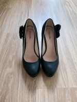 Wie neu Schwarze Pumps, gr. 39, schleife, Hochzeit Hessen - Bad Homburg Vorschau