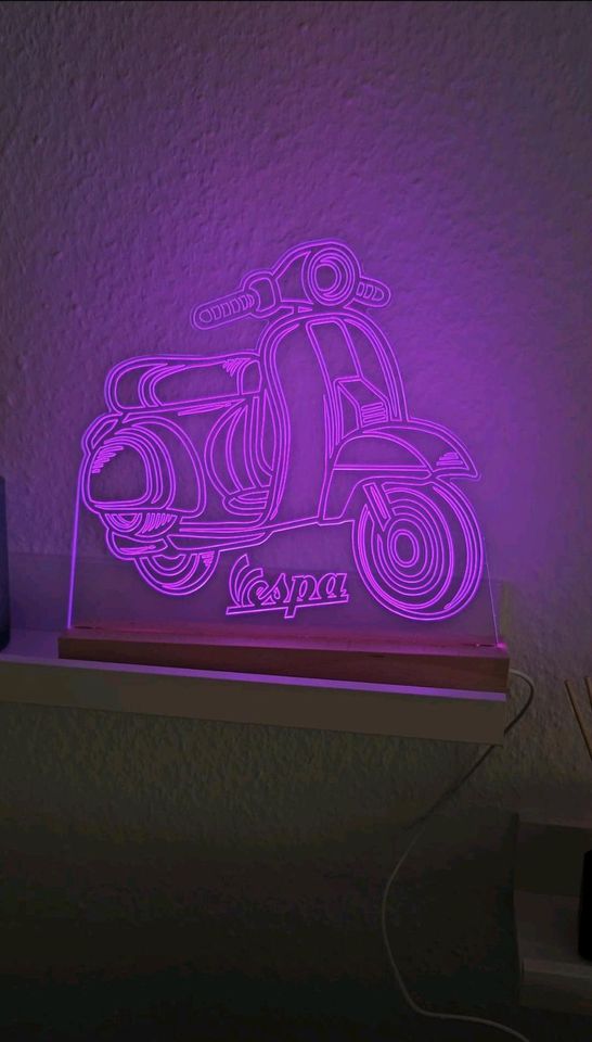 Plexiglasschild Vespa LED Gravur in Viersen