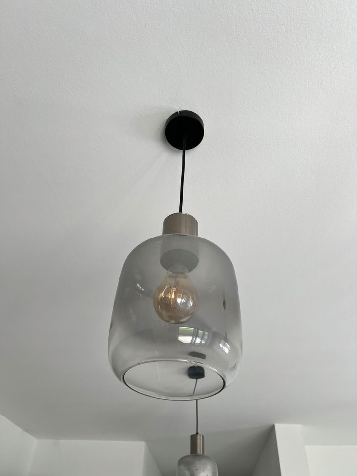 Graue hänge Lampe in Langenselbold