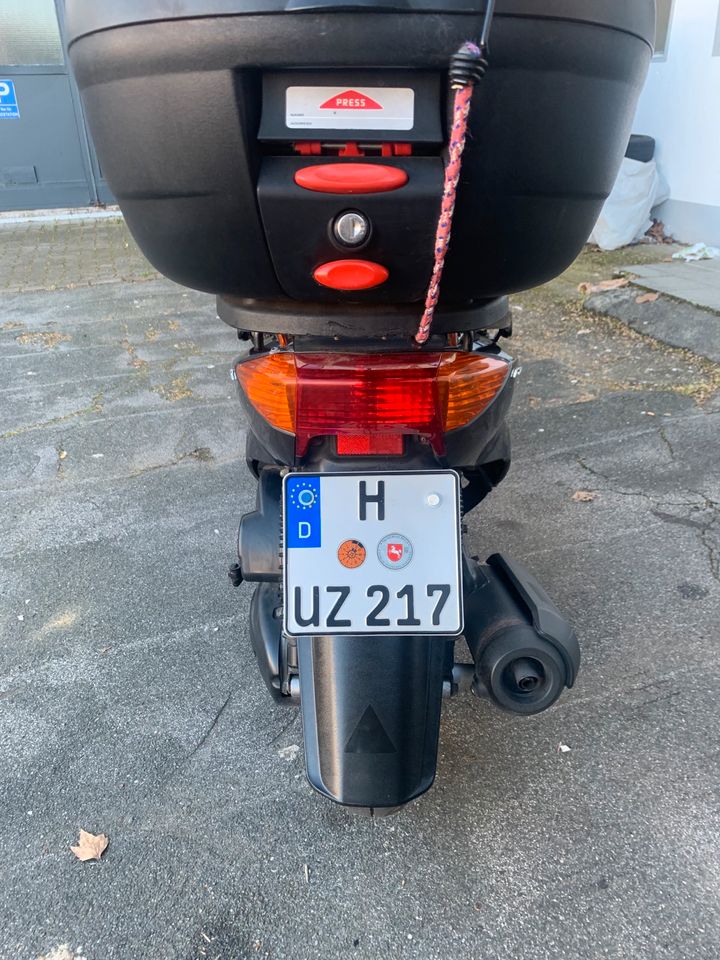 Yamaha Cygnus Roller 125 Tüv 01/25 Neu im guten Zustand ⭐️⭐️⭐️ in Hannover