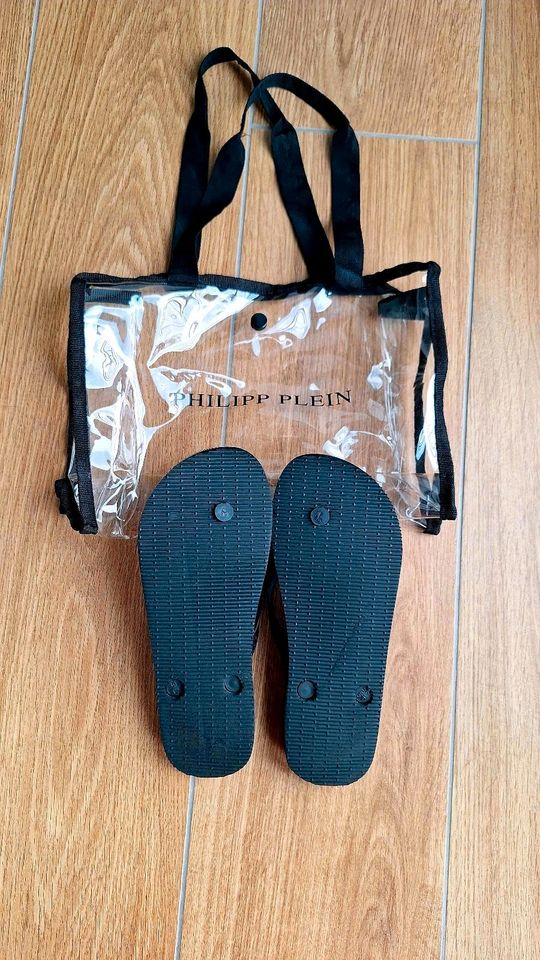 Philipp Plein Flip-Flops/ Badeschuhe/Zehentrenner  Gr.36-37 in Kirchseeon