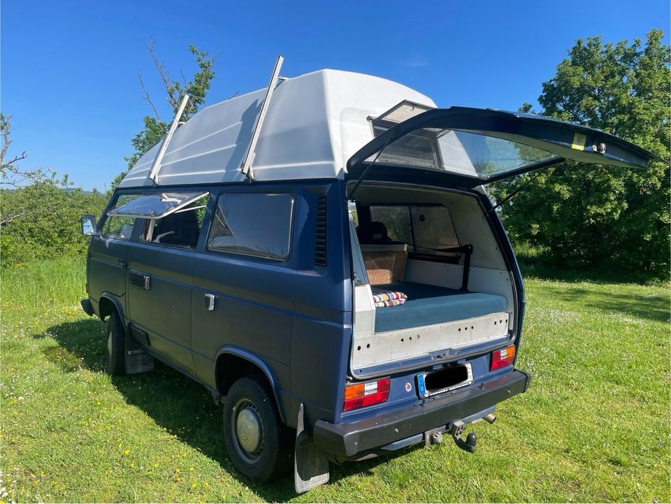 VW T3 Syncro Camper Allrad Hochdach, Reisefertig in Butzbach