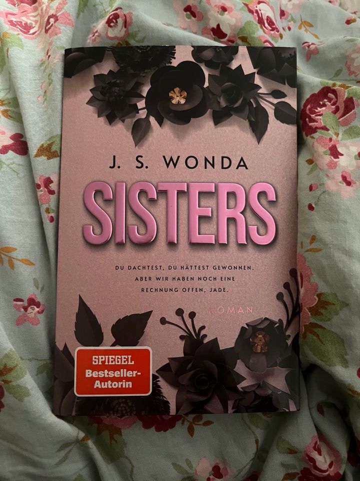 Sisters J.S.Wonda in Dresden