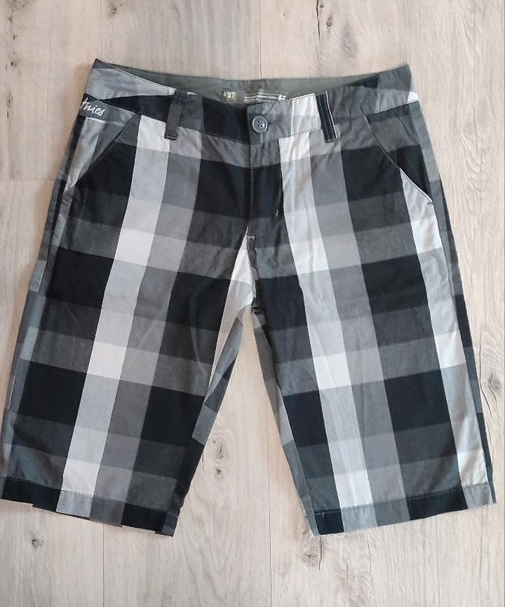 Etnies Shorts Gr. 27 in Sottrum